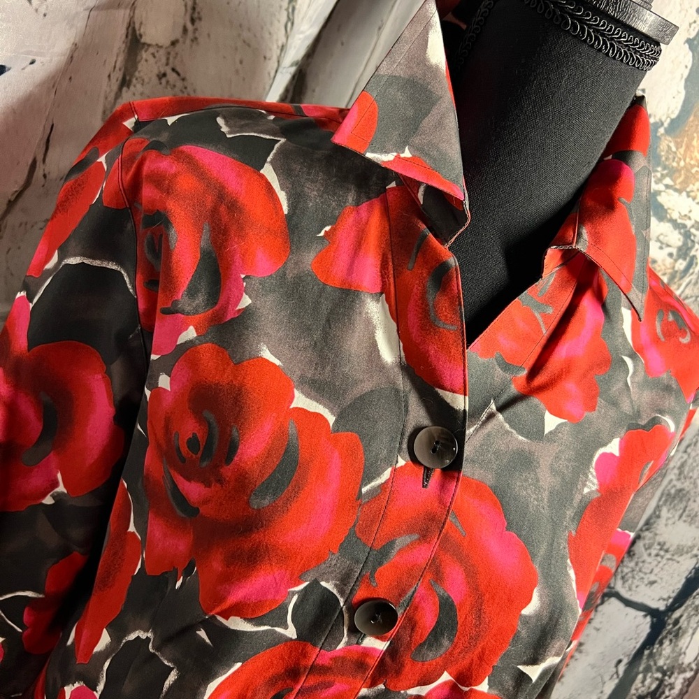 Westbound Red and Black Floral Blouse - Picture 3 of 5